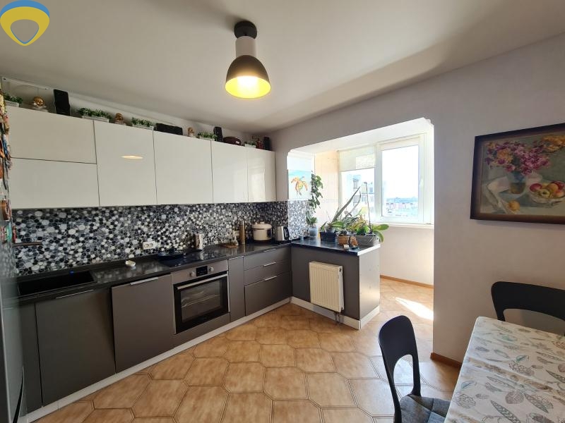 продажа трехкомнатной квартиры номер A-173483 в Приморском районе, фото номер 8